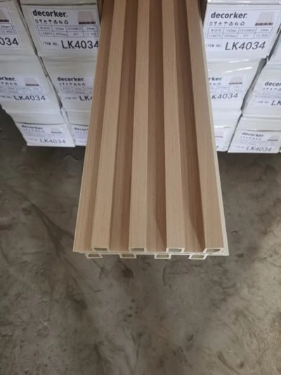 Panou cu grilă WPC cu decor ecologic-